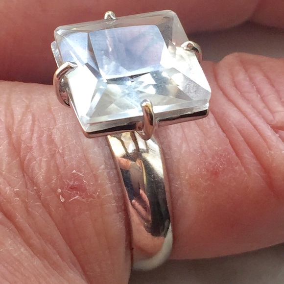 18k solid white gold with sapphire ring size 7 - Picture 7 of 16